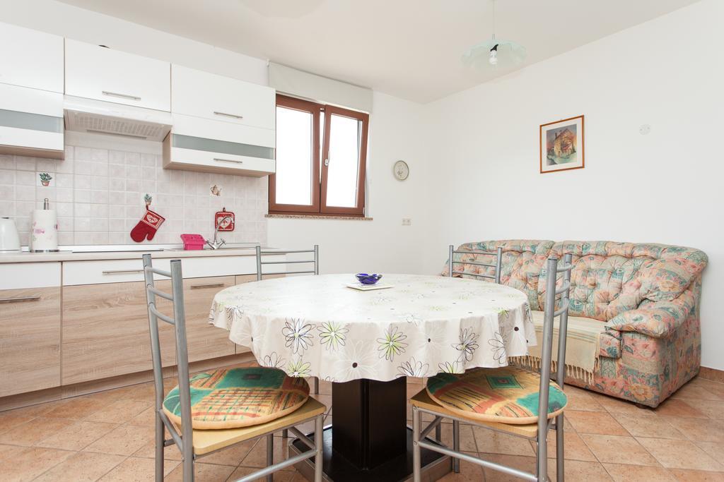 Вилла House Soni - 800 M From The Sea Ровинь Экстерьер фото